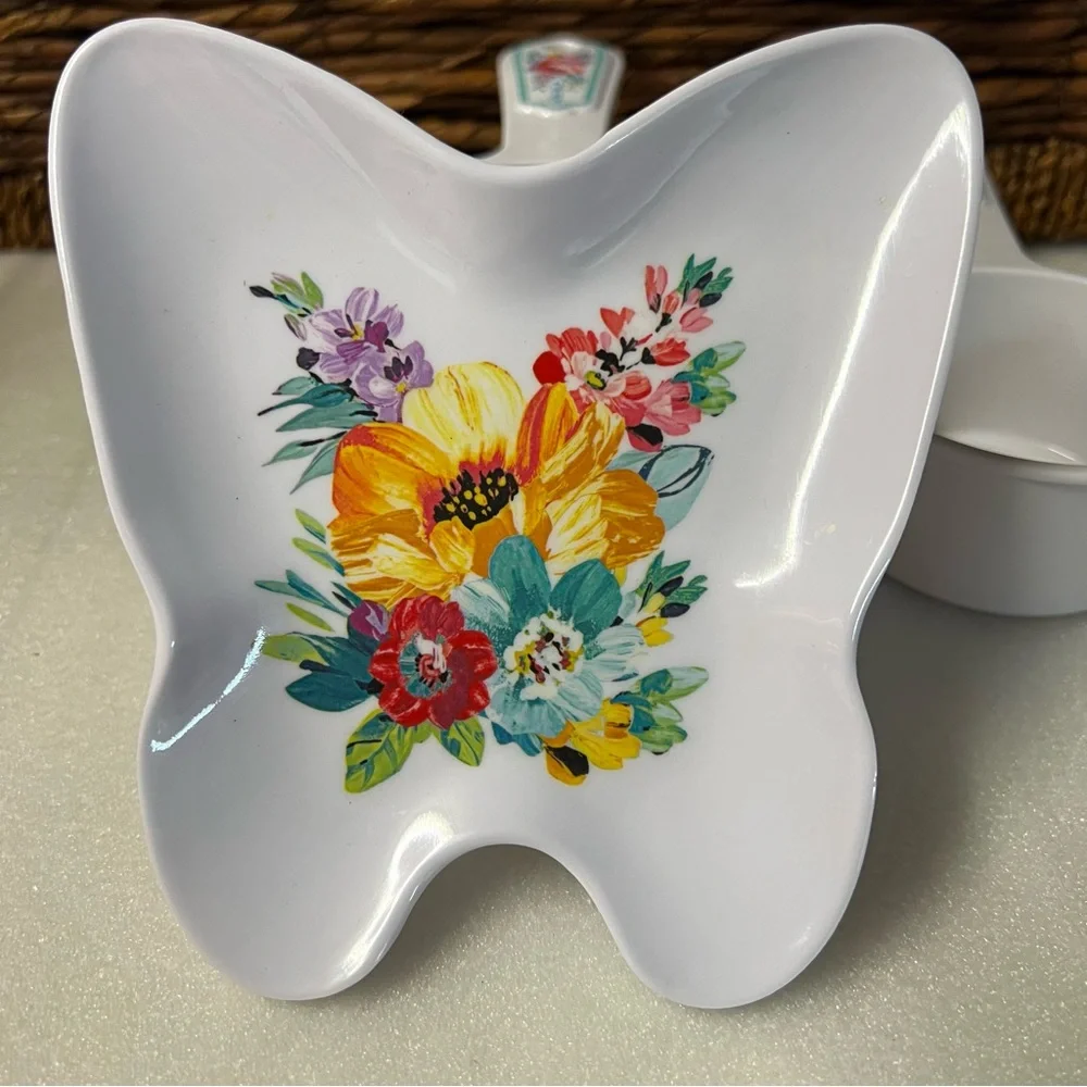 Pioneer Woman Spring Bouquet Set: Measuring Cups, Spoon Rest, Squeeze Bottle